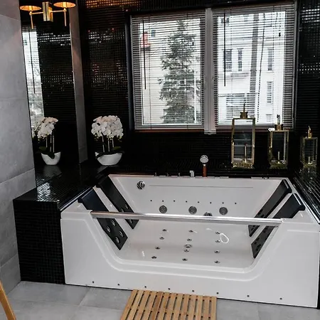 Apartment Z Prywatnym Jacuzzi - Bezplatny Parking - Ogrod *